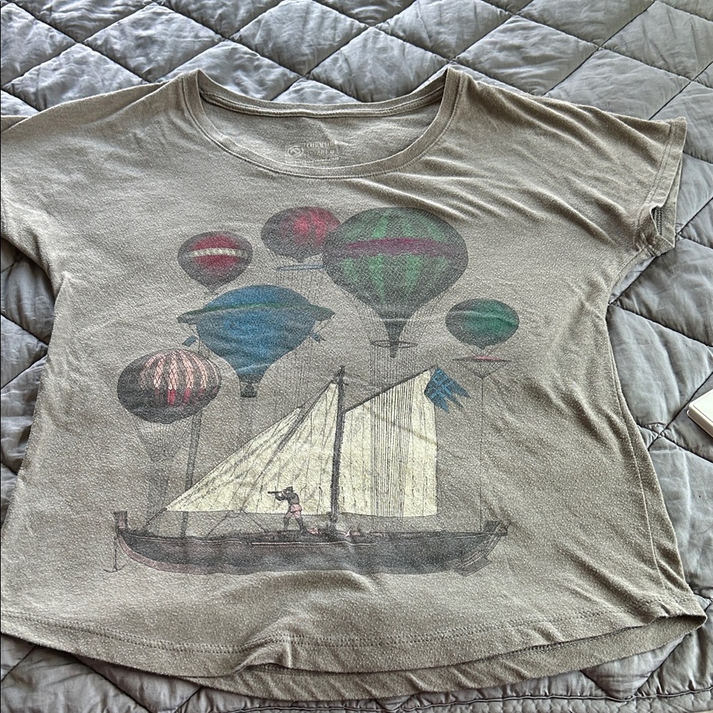 Graphic Short Sleeve Tee in Tan
